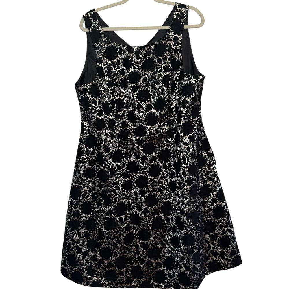 ModCloth Plus Size 1X Black Metallic Silver Lace Illusion Sorrento Swing Dress